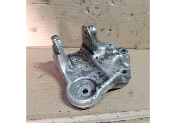 Кронштейн подушки двигуна Citroen Jumpy 2, Peugeot Expert 2, 1.6 HDi, 0124090R