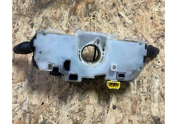 Підрульовий перемикач в зборі Renault Master 3, 681720005R