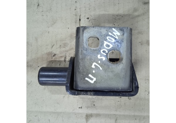 Завіс, петля нижня лівої передньої дверки Renault Clio 3, Modus, 8200864616 