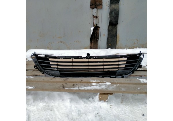 Решітка переднього бампера центральна нижня Citroen C4, 2010-2017, 7422R5