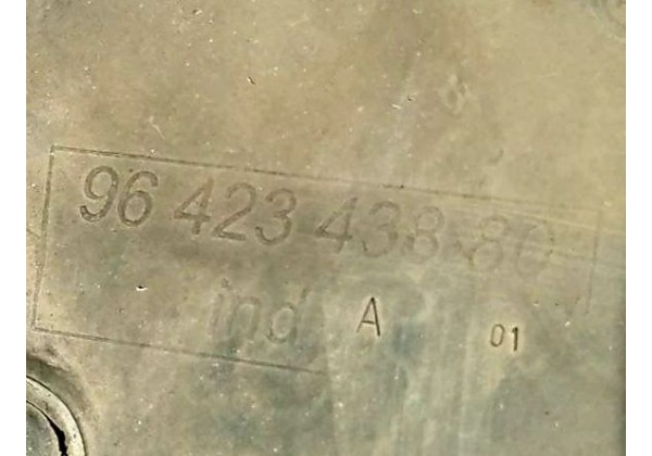 Підкрилок передній лівий Peugeot 206, 9642343880, дефект.