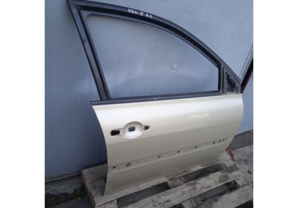 Дверка права передня Renault Megane 2