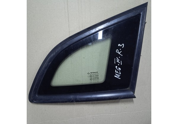 Скло кузовне праве заднє Renault Megane 3, універсал, 833060008R *