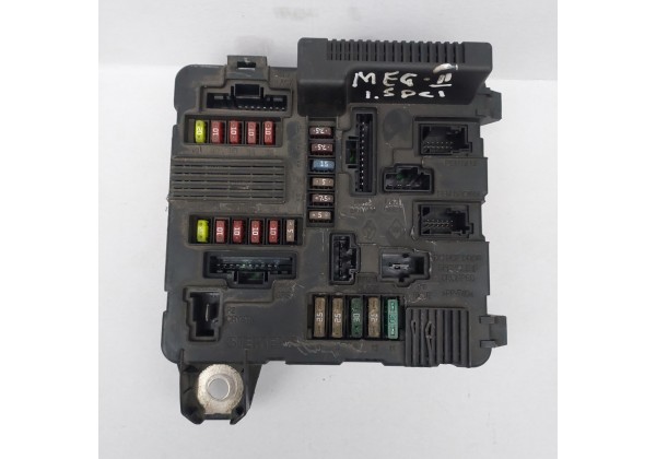 Блок запобіжників Renault Megane 2, Scenic 2, 8200306032 A, 8200306033 A