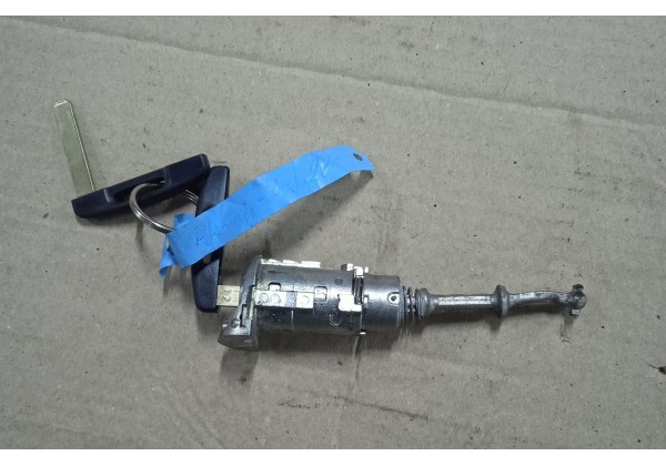 Личинка замка Renault Megane 3, 806013411R