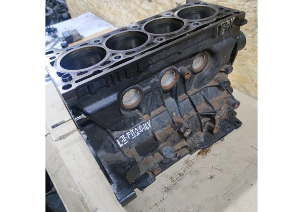 Блок двигуна 2.0 бензин Renault laguna 2,F4R714,7701478512,7701474355,голий, без поршнів 