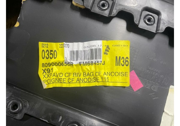 Обшивка передньої правої дверки Renault Laguna 3, 809000656R