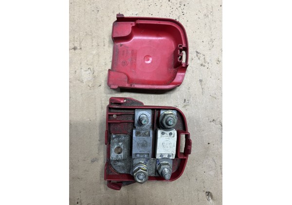 Кмема плюсова з запобіжниками Renault Espase 4, Laguna 2, 8200528331