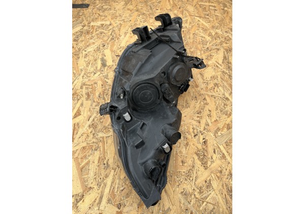 Фара передня права Renault Scenic III, 260107192R обломане одне кріплення 