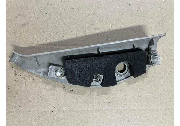 Декоративна накладка кріплення лівого дзеркала внутрішня Renault Kangoo 2, 8200476261