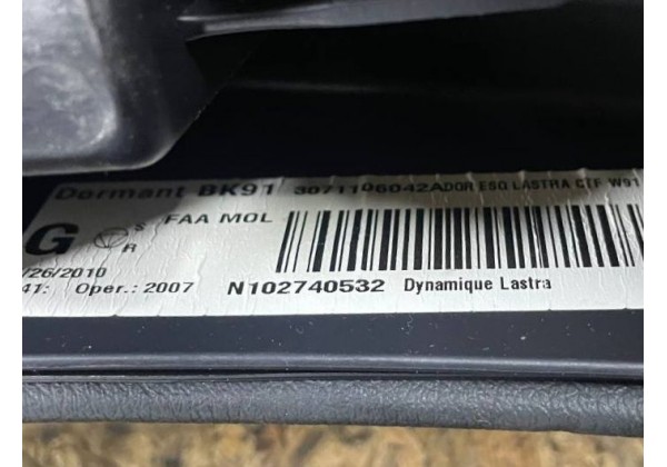 Боковина спинки заднього сидіння ліва Renault Laguna 3, SW, 3071106042 A, N 102740532