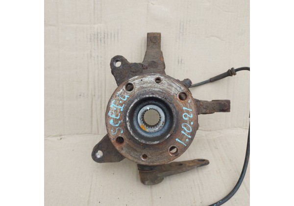 Цапфа, поворотний кулак лівий Renault Megane 1, Scenic 1, 23 зуб, з датчиком ABS, 8200171673
