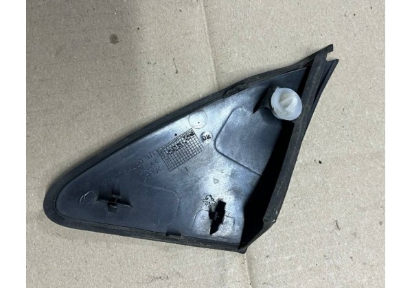 Декоративна накладка переднього правого крила Peugeot 308, T7, 07-13, 902562, 9680364280