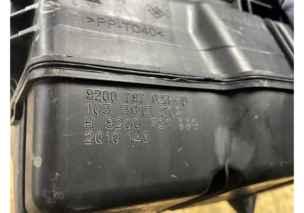 Корпус повітряного фільтра Renault Laguna 3, 1.5 DCi, 8200787623, 8200791228