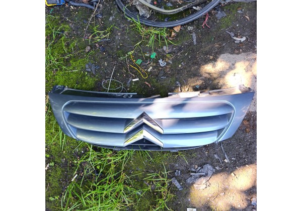 Решітка передня , решітка радіатора Сітроен С3, 05-09о, колір EZWC,9680094177