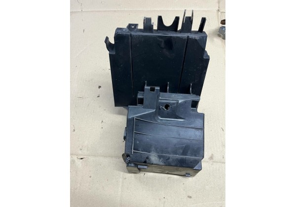 Корпус блока запобіжників Citroen C4, C4 II, C4 Picasso, Berlingo II, Peugeot 307, 308, 3008, 5008, Partner II, 6500CC, 9658447380