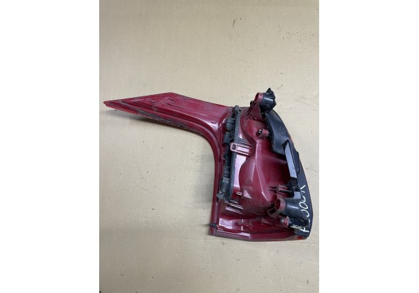 Ліхтар правий Peugeot 5008 I 09-13, 9672666680