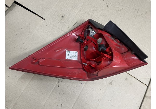 Ліхтар правий Renault Megane II 06- Седан, 8200417347