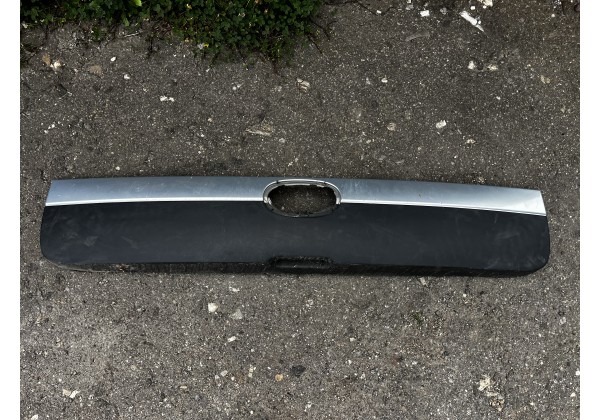 Молдинг кришки багажника (ляда) Renault Kangoo I, 03-08, 8200188539