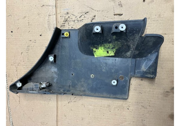 Декоративна накладка кришки багажника ліва Renault Scenic RX4, 7700354339