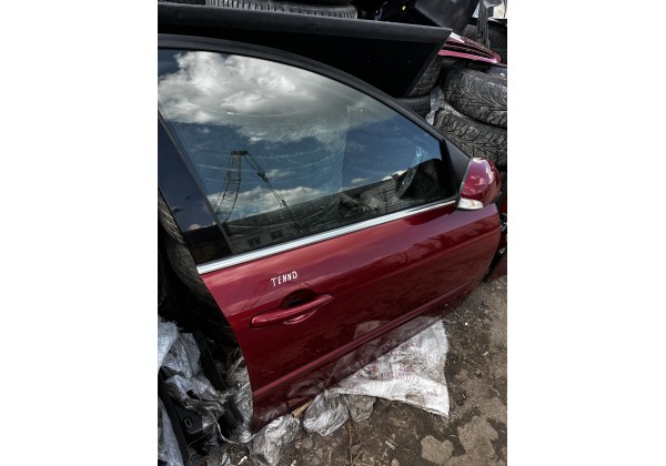 Дверка передня права Renault Laguna III, код фарби TENND, ціна за голу дверку 
