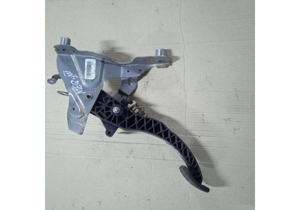Педаль щеплення Renault Megane 3, 465030037R *