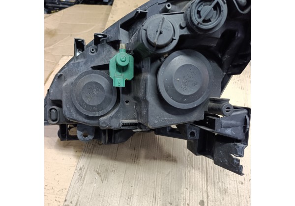 Фара права галоген Рено Сценік 2 рестайл, 260105359R