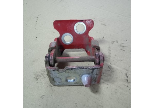 Петля нижня задньої лівої дверки Peugeot 207, 9037C3