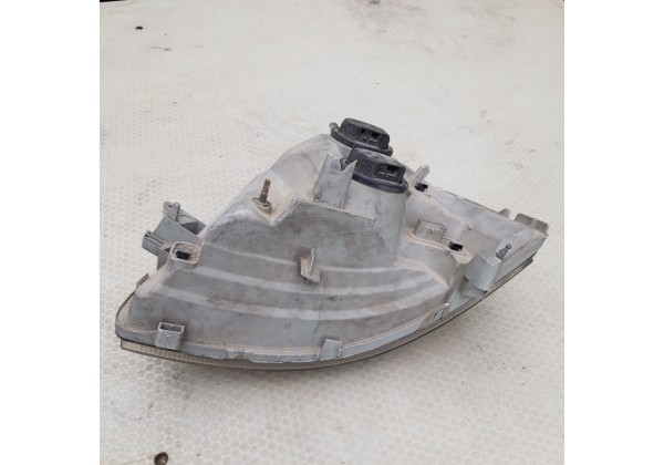 Фара передня права Renault Master 2, 8200163521
