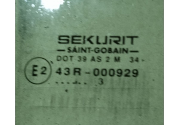 Скло передньої правої дверки Сітроен С8, Пежо 807, 920298 *