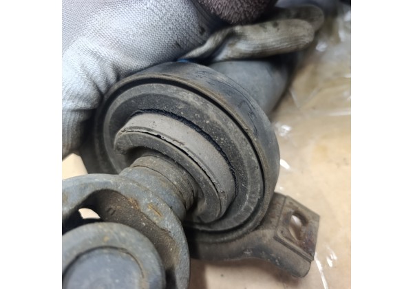 Вал карданний Рено Сценік RX4, 8200036804