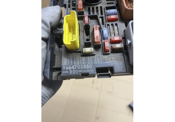 Блок запобіжників BSM R01 Citroen C4 Picasso, 9664705880