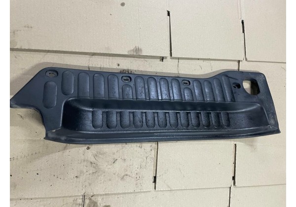 Накладка порога права бічна на здвижну дверку Renault Kangoo II, 8200431167