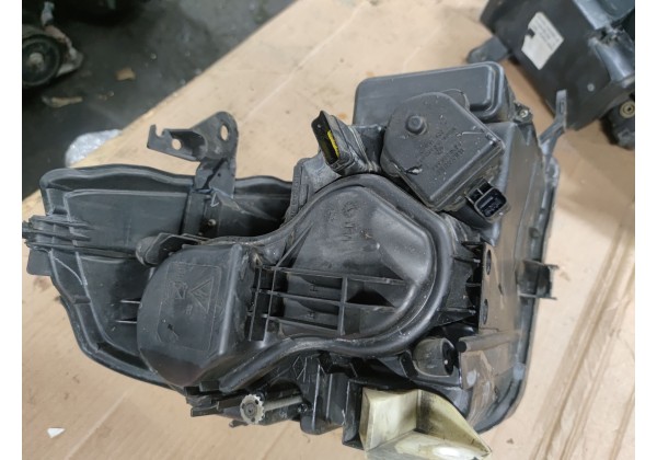 Фара ліва Renault Vel Satis,ксенон,8200014357