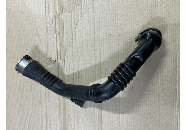 Патрубок інтеркулера правий Renault Megane 3, Scenic 3, 2.0 DCi, 8200796570