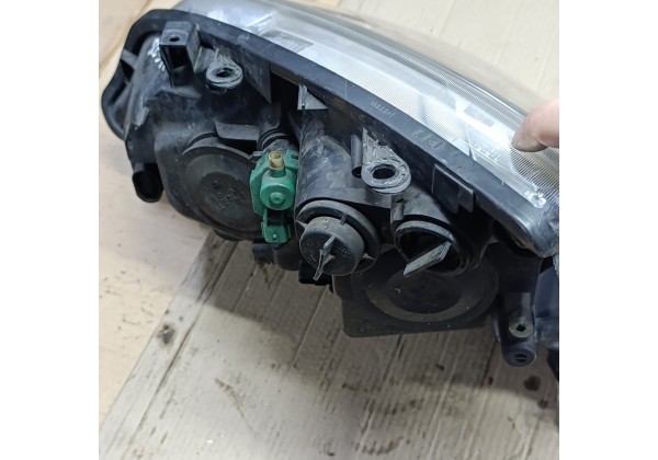 Фара права галоген Рено Сценік 2 рестайл, 260105359R