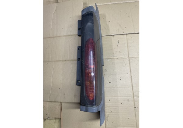Ліхтар задній правий Renault Trafic II -07, під дві дверки, 8200336836, 8200336834