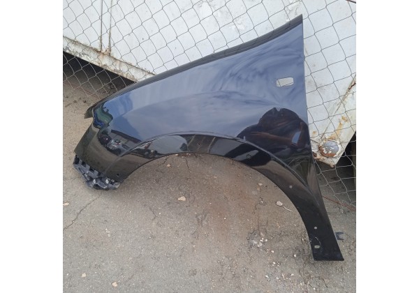 Крило ліве переднє Renault Sandero Stepway 2, 631017242R