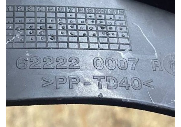 Кронштейн кріплення переднього бампера правий Renault Laguna 3, 622220007R