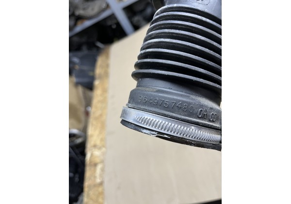 Патрубок повітряного фільтра Citroen C4 , Peugeot 307, 2.0 16v , 1.8 16v .  9649757480