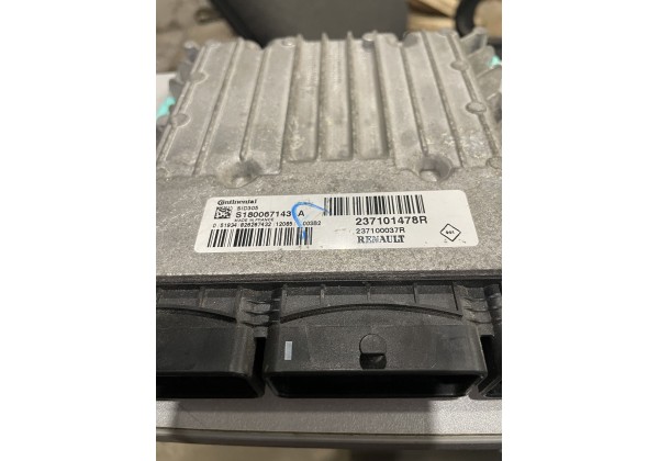 Блок керування двигуном Renault 1.5 dci, 237101478R, S180067143