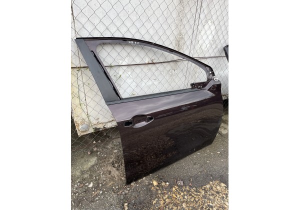 Двері передні праві, Peugeot 208, 9807820680, Колір KJX