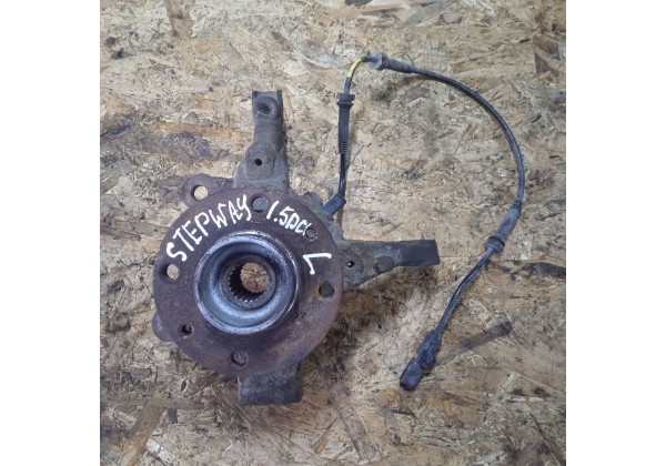 Цапфа, поворотний кулак лівий Renault Logan 2, Sandero 2, Sandero Stepway 2, 23зуб, 400155389R, 400157010R