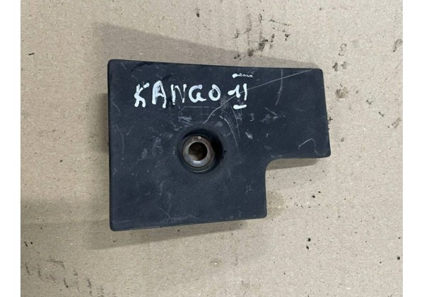 Заглушка середньої направляючої правої зсувної дверки Renault Kangoo 2, 8200620150