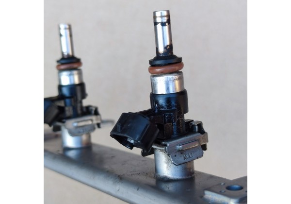 Форсунка паливна Renault Clio 4, Logan 2,Sandero 2, Captur,Twingo 3, Mercedes Smart , 0.9 TCE, H4B,0280158302,166009373R