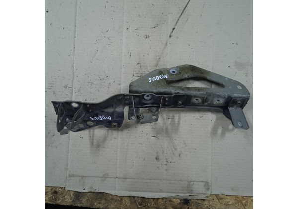 Кронштейн правого крила Renault Modus, 7782323893, 7782111146