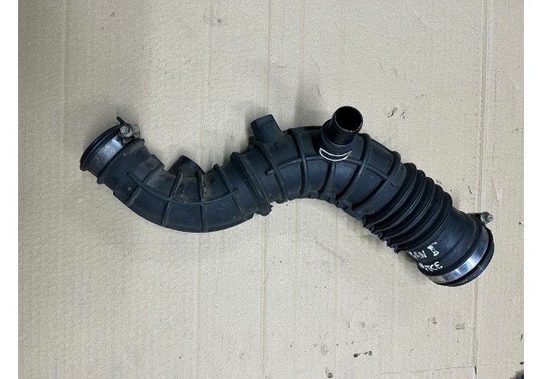 Патрубок повітряного фільтра Renault Clio 4, Captur, Duster, Dokker, Lodgy, Logan 2, Kangoo 2, Sandero 2, 0.9-1.2 TCe, 165764382R