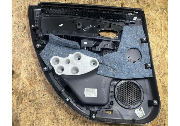 Обшивка задньої правої дверки Renault Scenic 3, шкіра, зі шторкою, 829A01896R