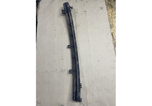 Решітка в бампер центральна Citroen C4 Grand Picasso I, 9654195277