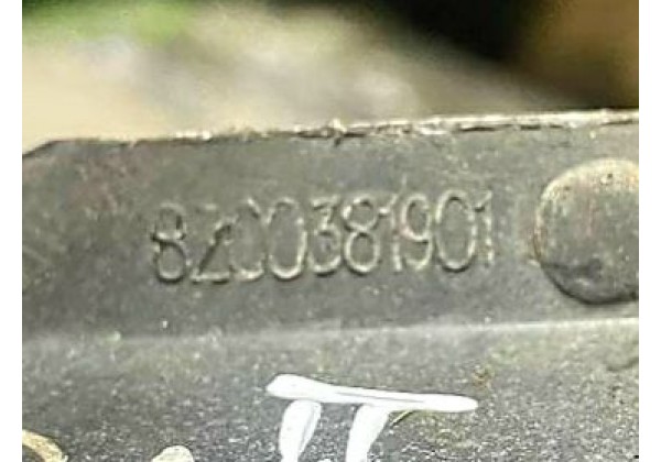Кронштейн кріплення переднього лівого крила Renault Kangoo 2, 08-12, 8200381901
